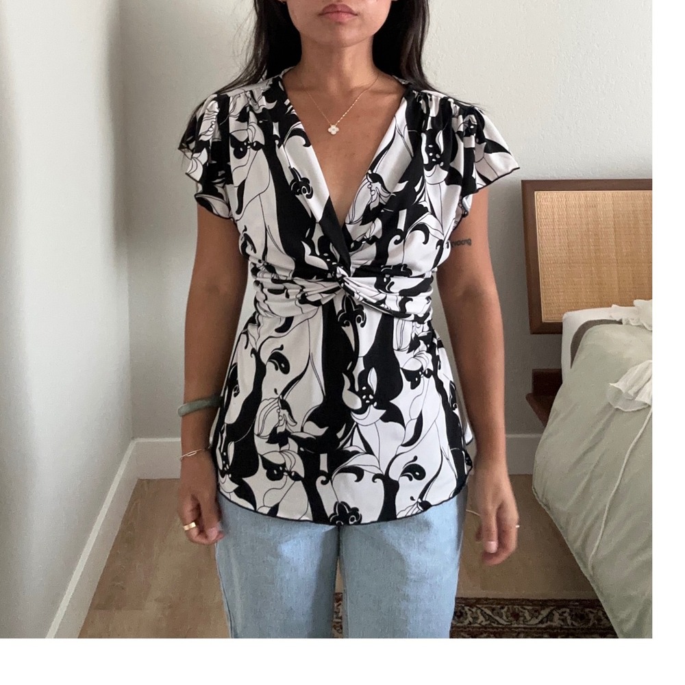 Cocomo Petite Black White Abstract Floral Twist Front Flutter Sleeve Tie Blouse